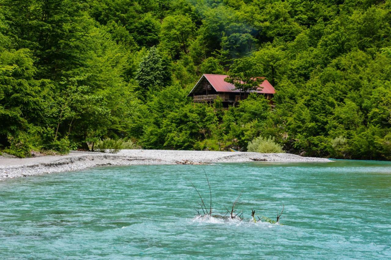 Hotel Eagles Land Koman Exterior foto