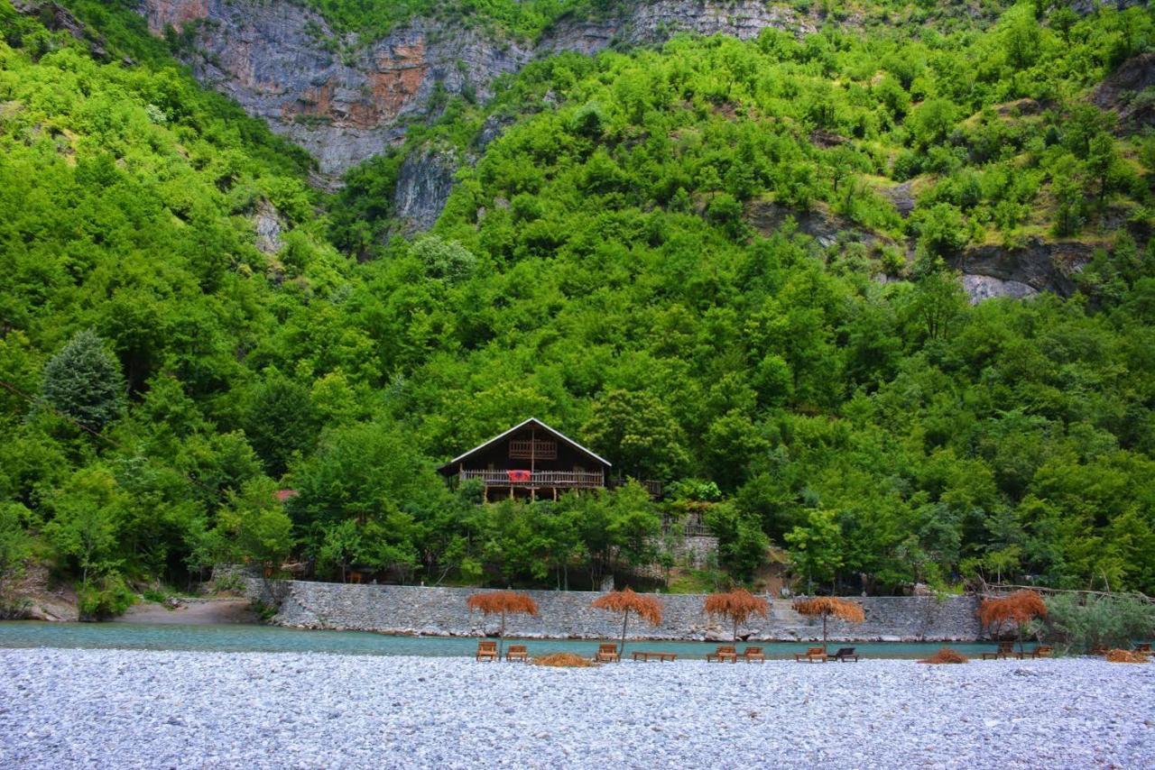 Hotel Eagles Land Koman Exterior foto